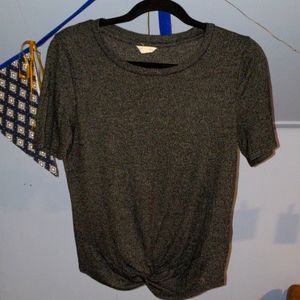 Short sleeve gray top